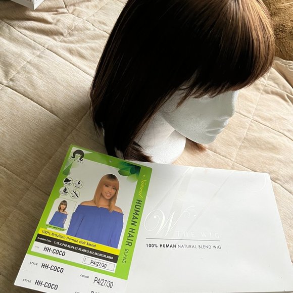 Semi-natural wig - Picture 8 of 10